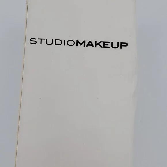 ๐ด5/$50 Studio Makeup Hyaluronic Acid Rejuvenating Serum 1oz 30mL NEW - Picture 5 of 7